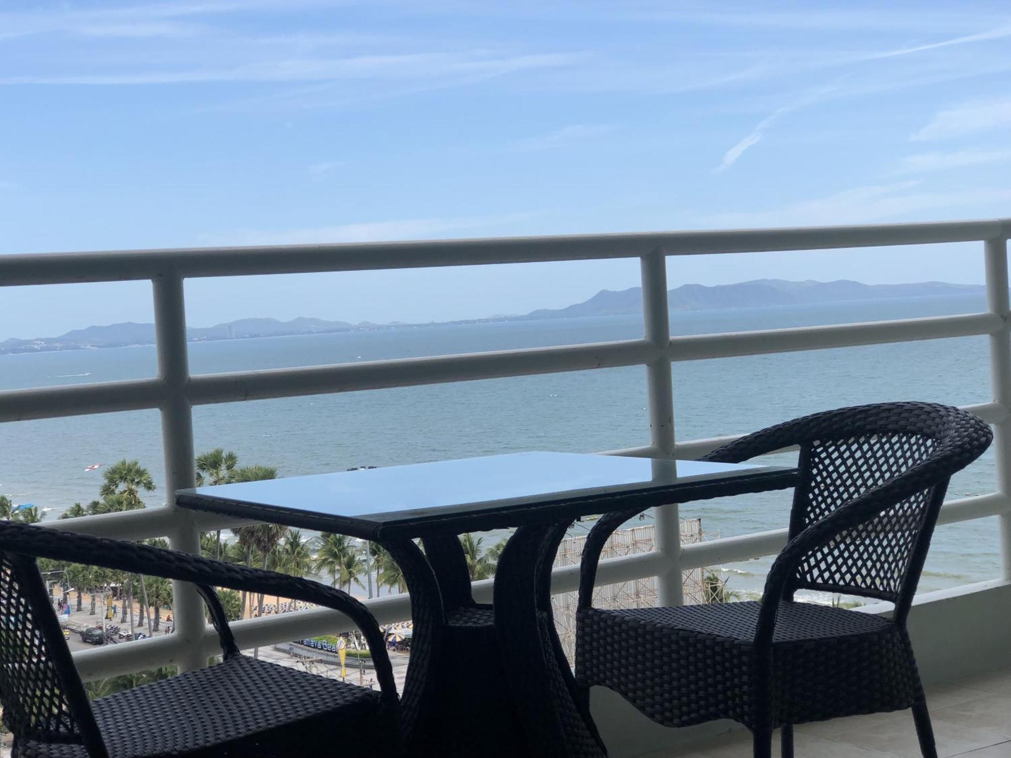 Viewtalay Beachfront By Nd Pattaya Exterior photo