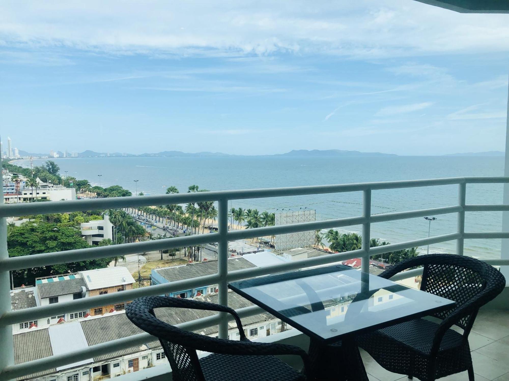 Viewtalay Beachfront By Nd Pattaya Exterior photo