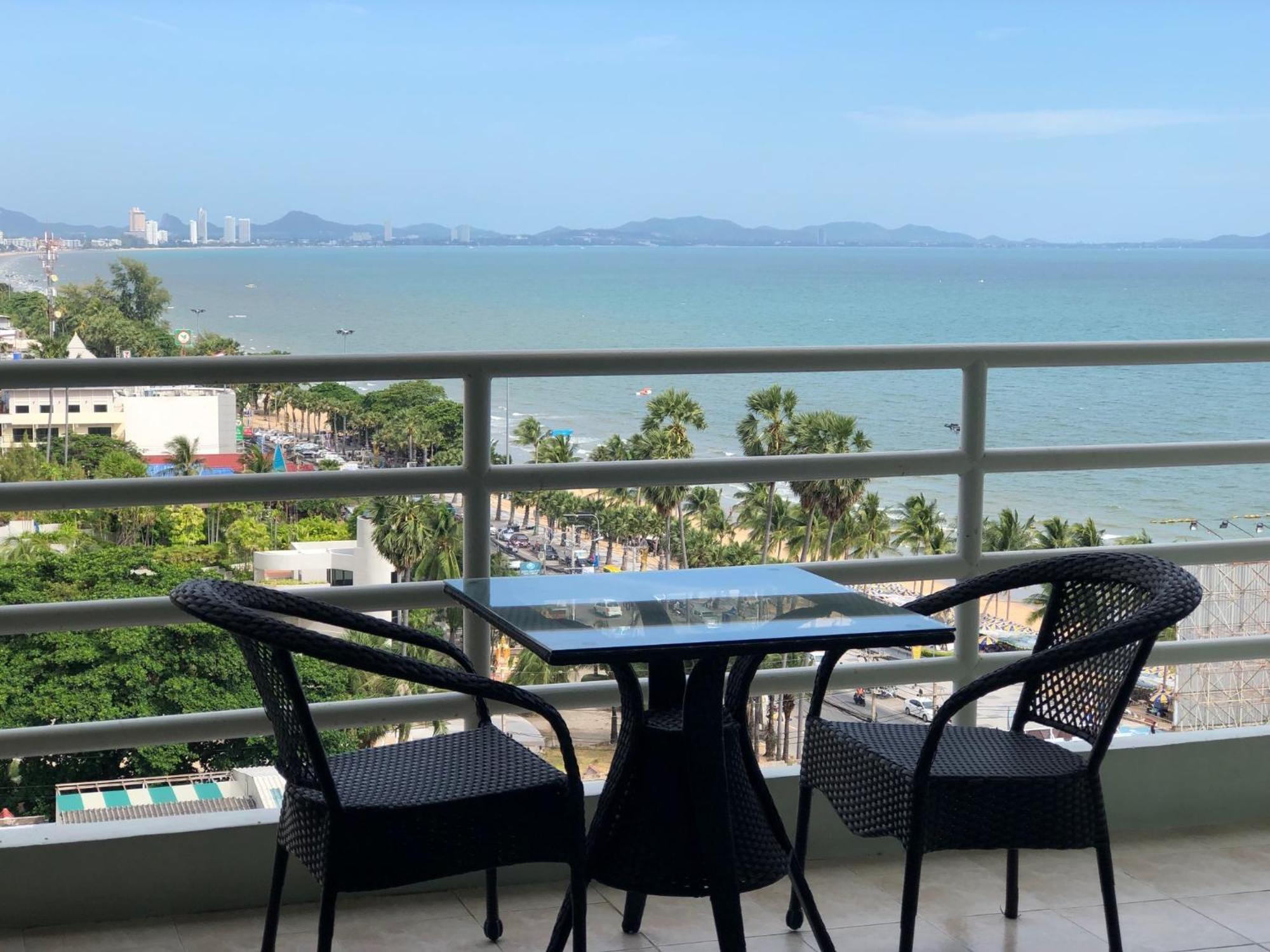 Viewtalay Beachfront By Nd Pattaya Exterior photo