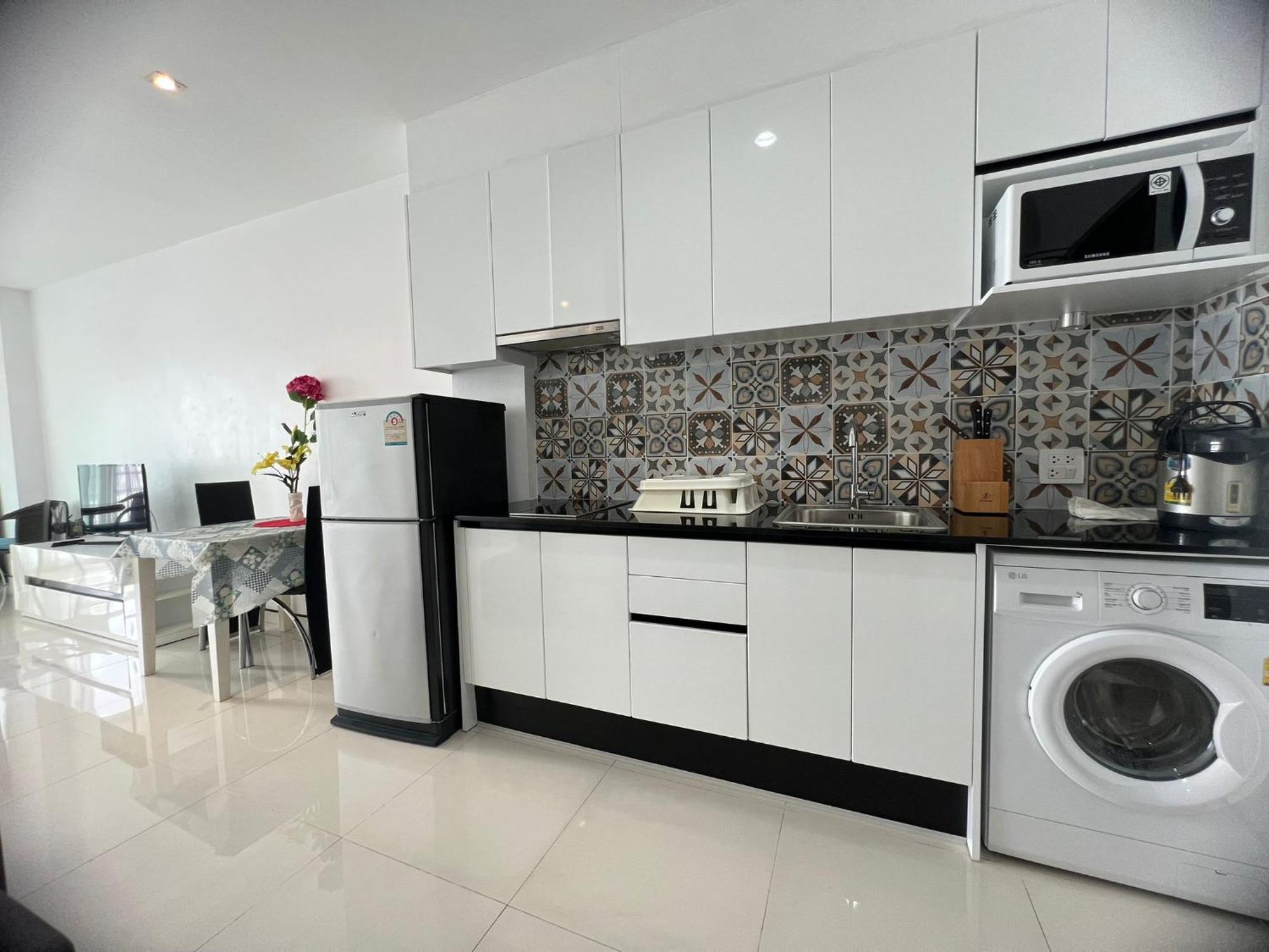 Viewtalay Beachfront By Nd Pattaya Exterior photo