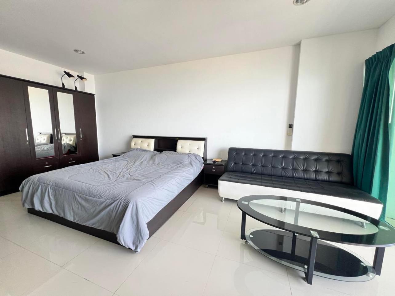 Viewtalay Beachfront By Nd Pattaya Exterior photo