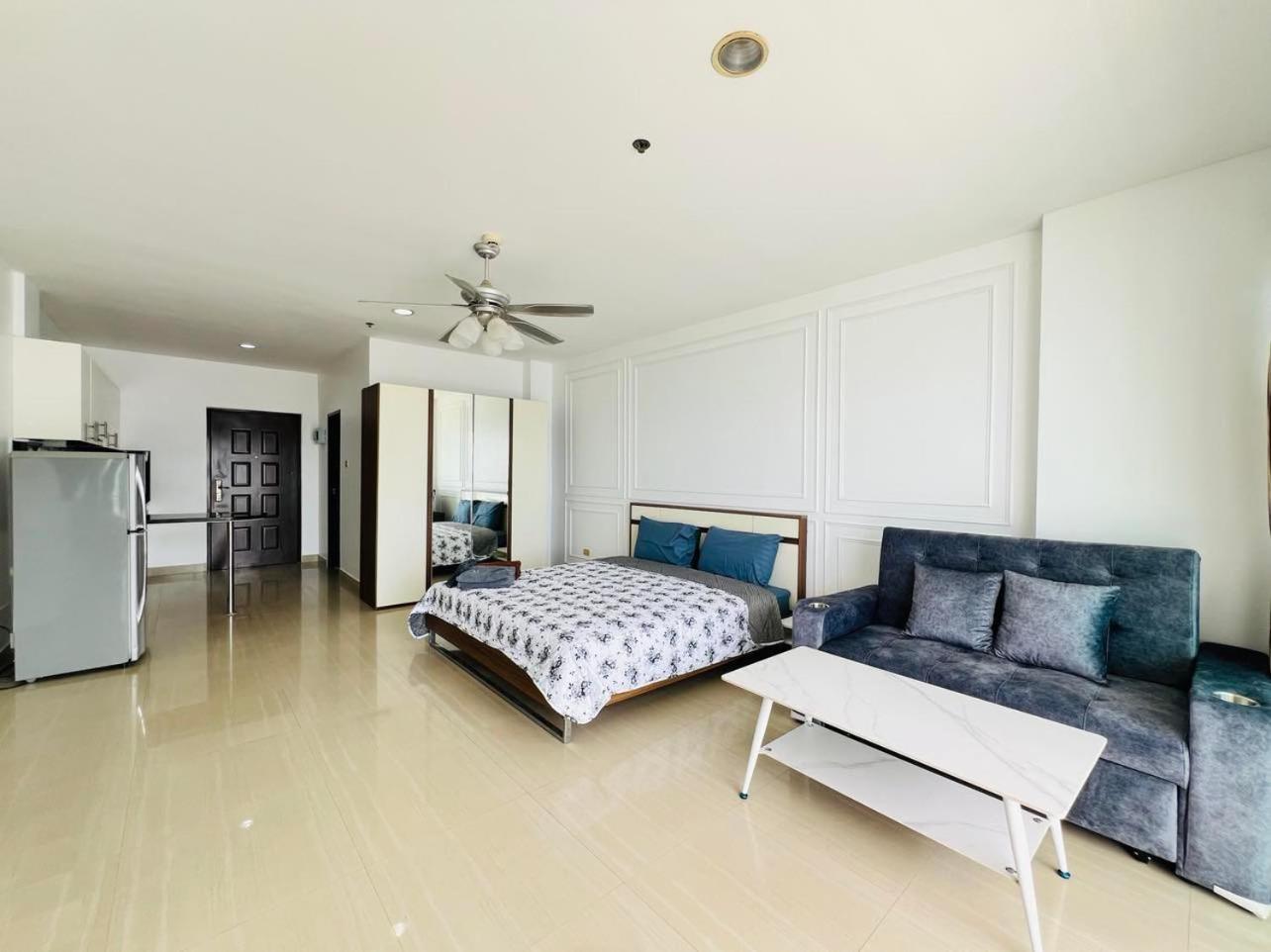 Viewtalay Beachfront By Nd Pattaya Exterior photo
