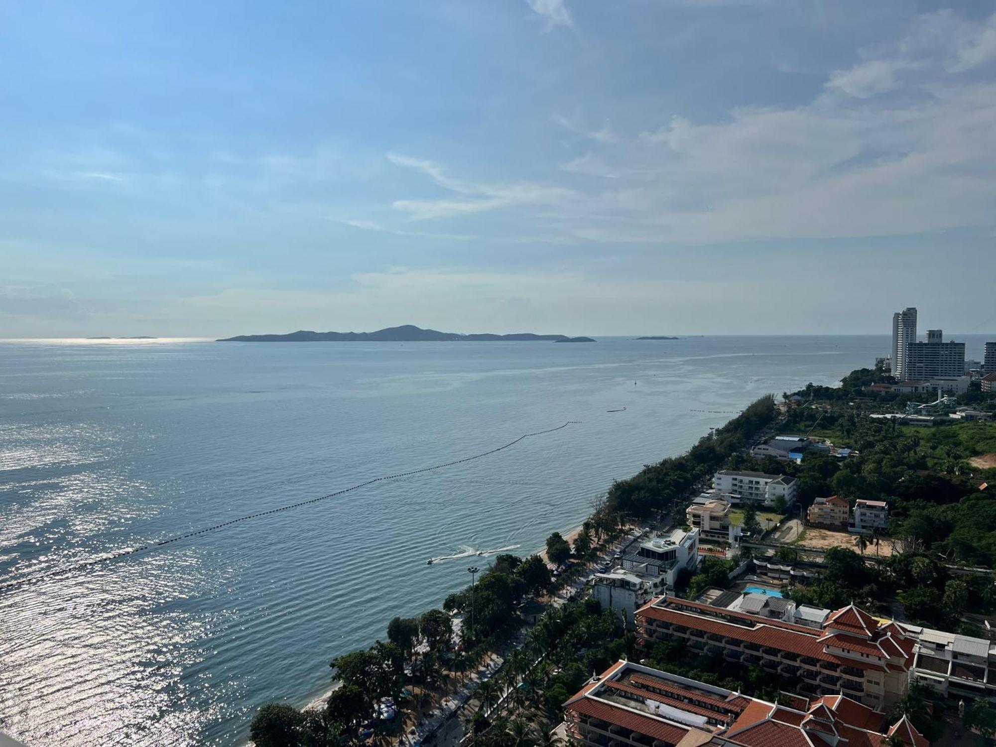 Viewtalay Beachfront By Nd Pattaya Exterior photo