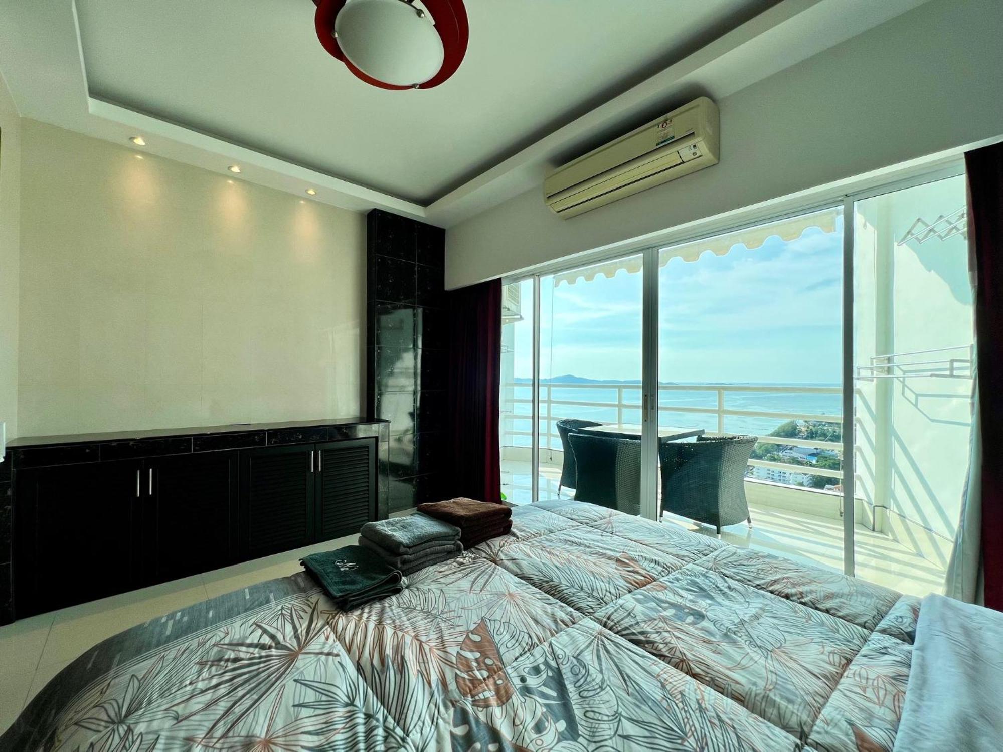 Viewtalay Beachfront By Nd Pattaya Exterior photo