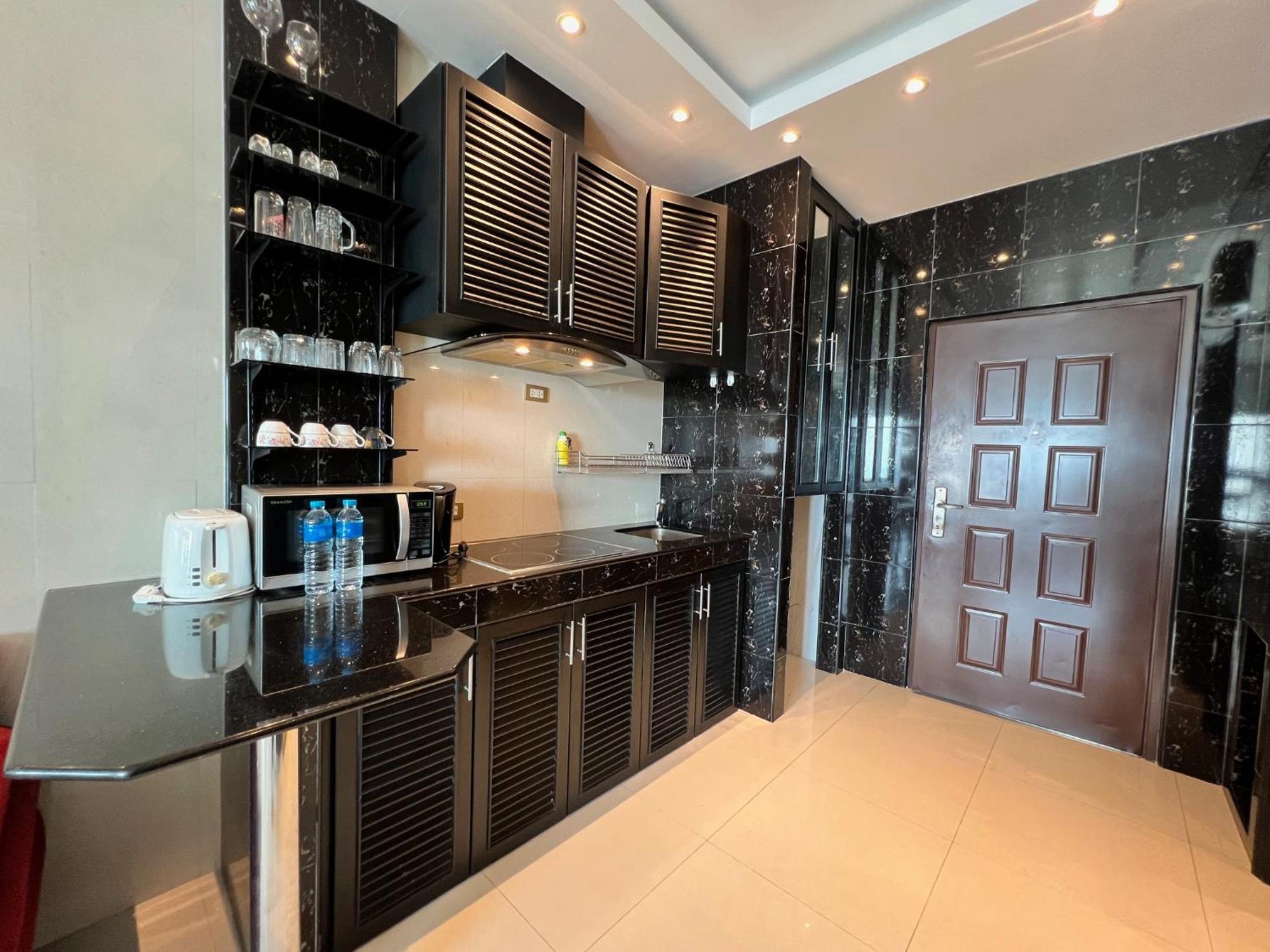 Viewtalay Beachfront By Nd Pattaya Exterior photo