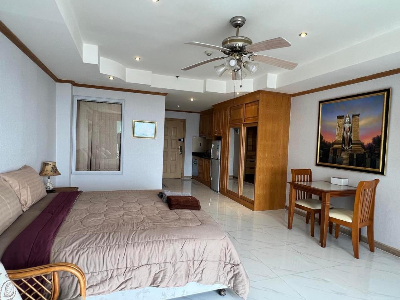 Viewtalay Beachfront By Nd Pattaya Exterior photo