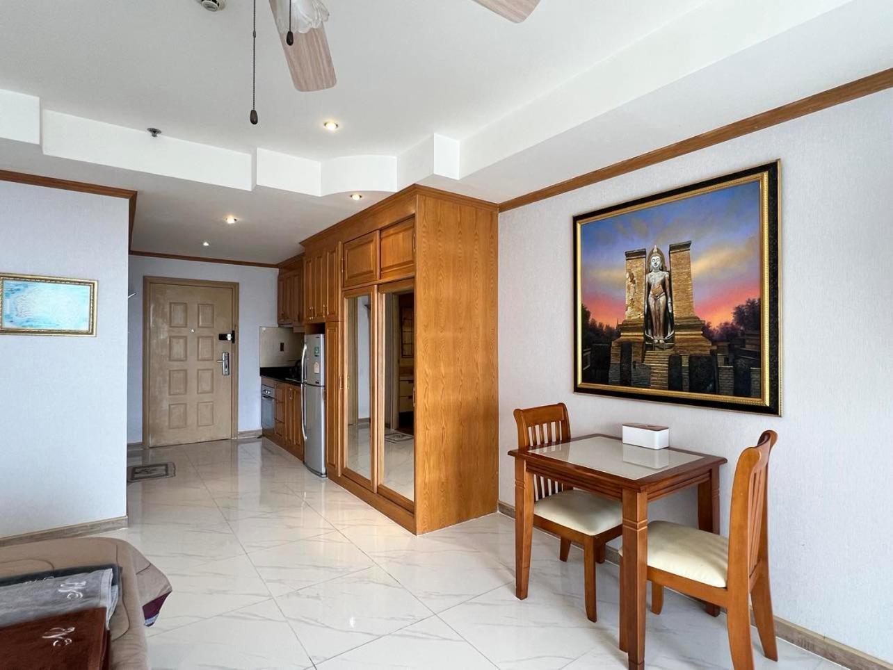 Viewtalay Beachfront By Nd Pattaya Exterior photo